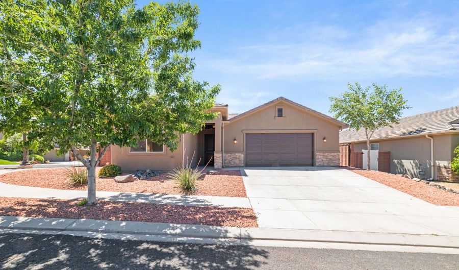 733 W 400 N, Hurricane, UT 84737 - 3 Beds, 2 Bath