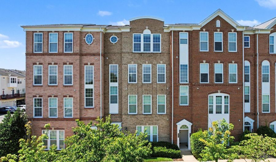 20656 SIBBALD Sq, Ashburn, VA 20147 - 3 Beds, 3 Bath