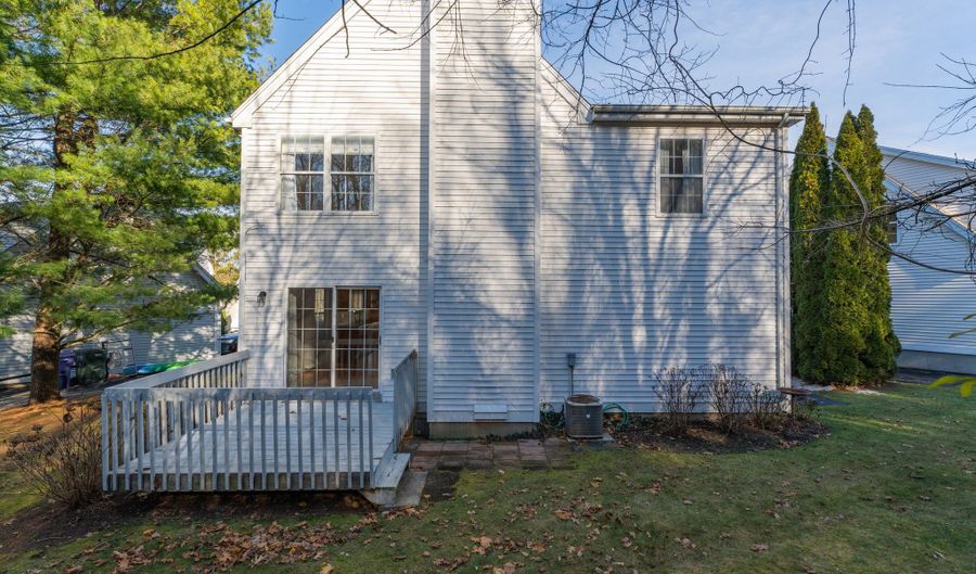 20 Lakeview Dr 20, Branford, CT 06405 - 3 Beds, 3 Bath