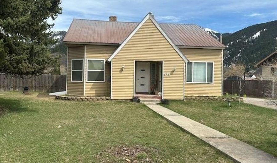 545 ADAMS St, Afton, WY 83110 - 3 Beds, 2 Bath