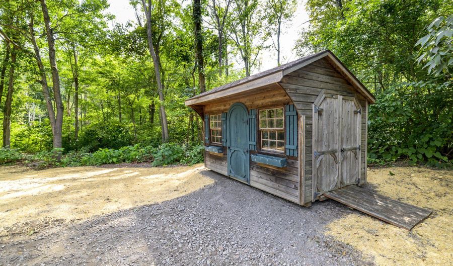 72 Harvey Rd, Ridgefield, CT 06877 - 3 Beds, 2 Bath