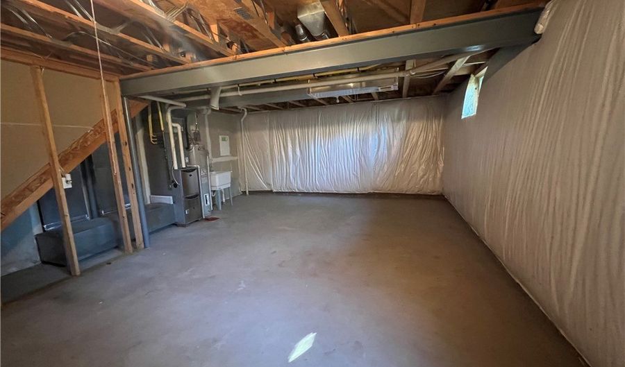 705 Sunrise Dr, Allegheny Twp., PA 15656 - 4 Beds, 3 Bath