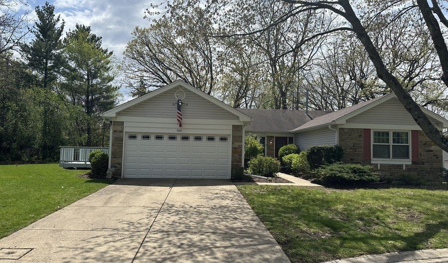 660 Juniper Cir, Algonquin, IL 60102 - 3 Beds, 2 Bath