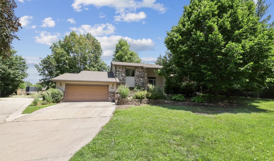 3863 NE 88th St, Altoona, IA 50009 - 4 Beds, 3 Bath