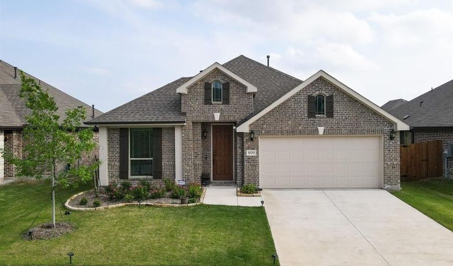 809 WOODVIEW Ct, Anna, TX 75409 - 4 Beds, 3 Bath