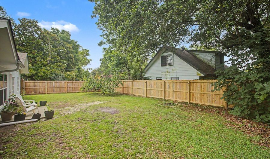 2317 Arbor Dr, Biloxi, MS 39531 - 5 Beds, 3 Bath