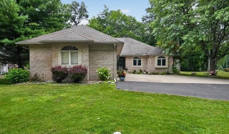 7480 Majestic Woods Dr, Argentine, MI 48451 - 3 Beds, 4 Bath