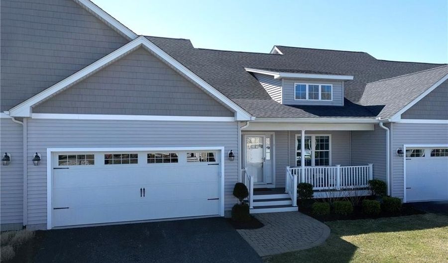 5 Thelma Ln 5, Middletown, RI 02842 - 2 Beds, 3 Bath