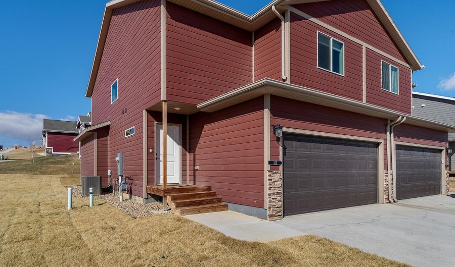 617 Copperfield Dr, Rapid City, SD 57703 - 3 Beds, 3 Bath