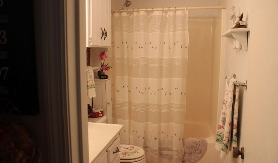 1170 Hanging Rock Rd, Boiling Springs, SC 29316 - 3 Beds, 2 Bath