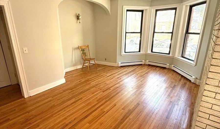 553 E 6th 1, Boston, MA 02127 - 3 Beds, 2 Bath