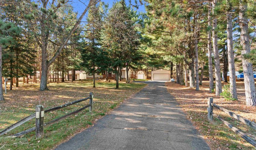 709 W 17TH Dr, Arkdale, WI 54613 - 3 Beds, 2 Bath