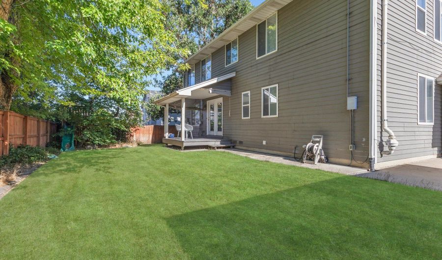 433 W CHASE Ln N, Centerville, UT 84014 - 4 Beds, 3 Bath