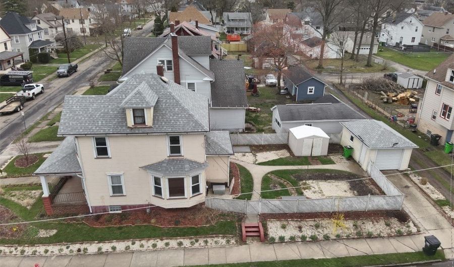 252 W Summit St, Alliance, OH 44601 - 3 Beds, 2 Bath