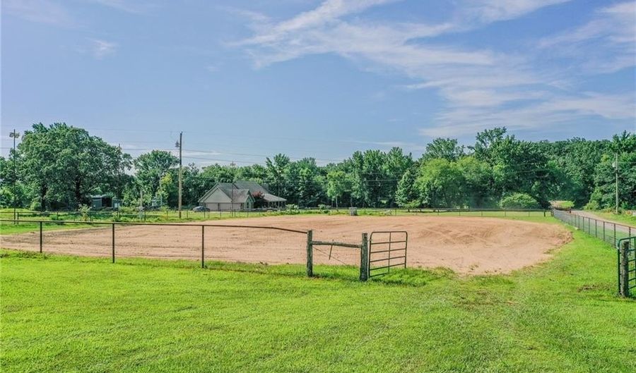 6562 Broadleaf Dr, Alma, AR 72921 - 4 Beds, 2 Bath