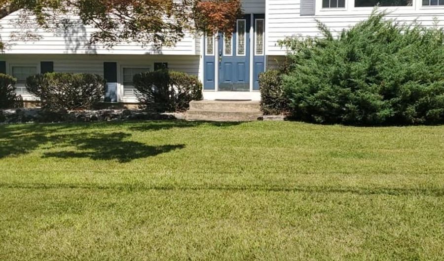 12 Van Gogh Ln, Airmont, NY 10901 - 4 Beds, 3 Bath
