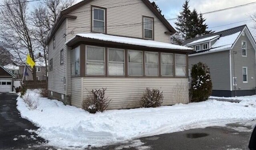 27 Dexter St, Bangor, ME 04401 - 3 Beds, 0 Bath