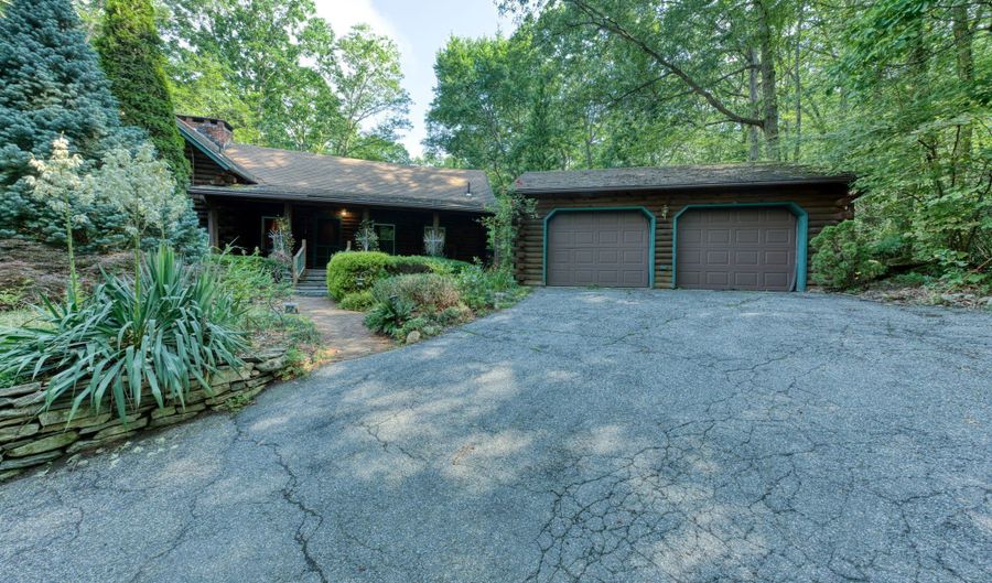 59 Ulasik Rd, Canterbury, CT 06331 - 4 Beds, 2 Bath