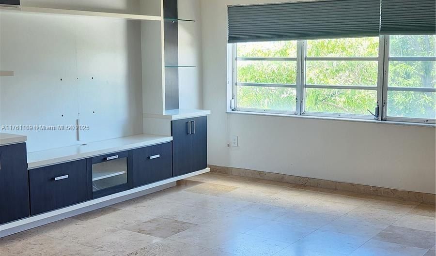 1020 94th St 402, Bay Harbor Islands, FL 33154 - 1 Beds, 2 Bath