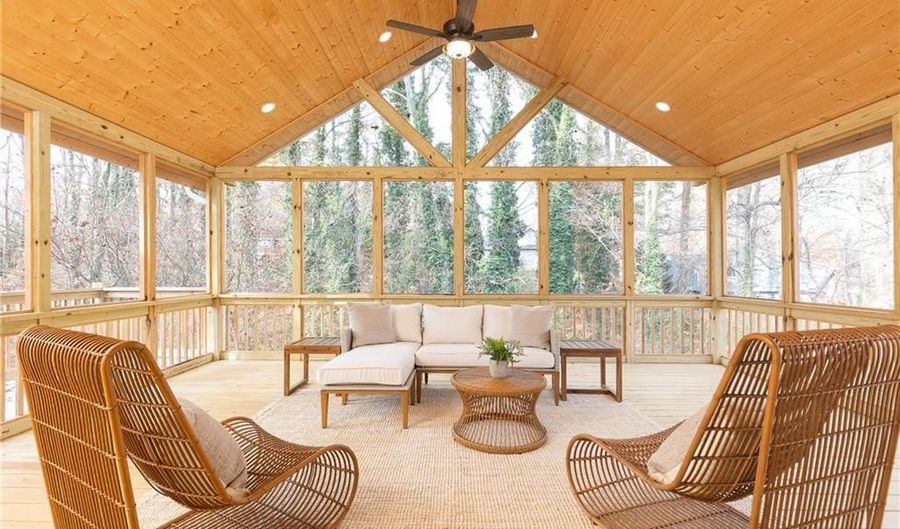 806 Moonlit Ln NW, Acworth, GA 30102 - 5 Beds, 2 Bath