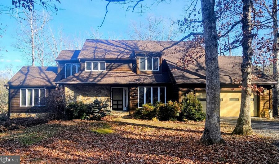 16 OAK Cir, Basye, VA 22810 - 4 Beds, 4 Bath