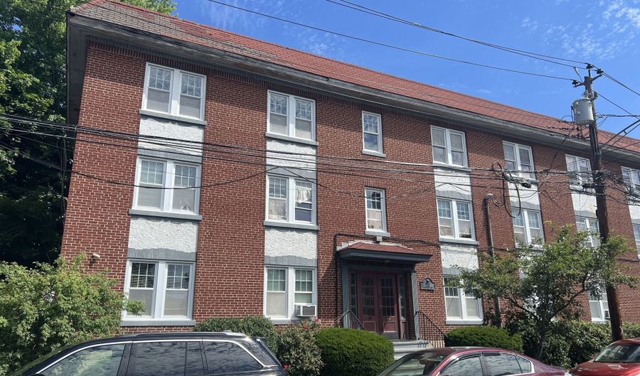 24 Circular Ave 3B, Bridgeport, CT 06605 - 1 Beds, 1 Bath