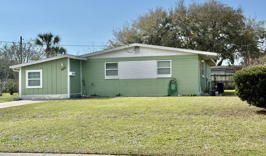850 SAILFISH Dr E, Atlantic Beach, FL 32233 - 3 Beds, 1 Bath