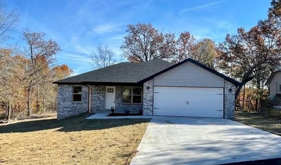 40 Eriboll Ln, Bella Vista, AR 72715 - 3 Beds, 2 Bath