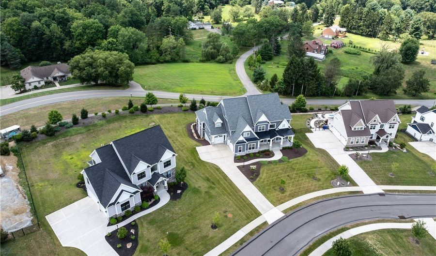 207 Monterey Ct, Adams Twp., PA 16046 - 5 Beds, 5 Bath