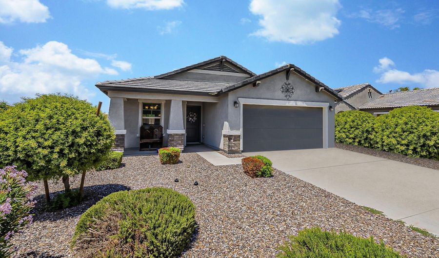 1752 E DESERT BREEZE Pl, Casa Grande, AZ 85122 - 3 Beds, 2 Bath