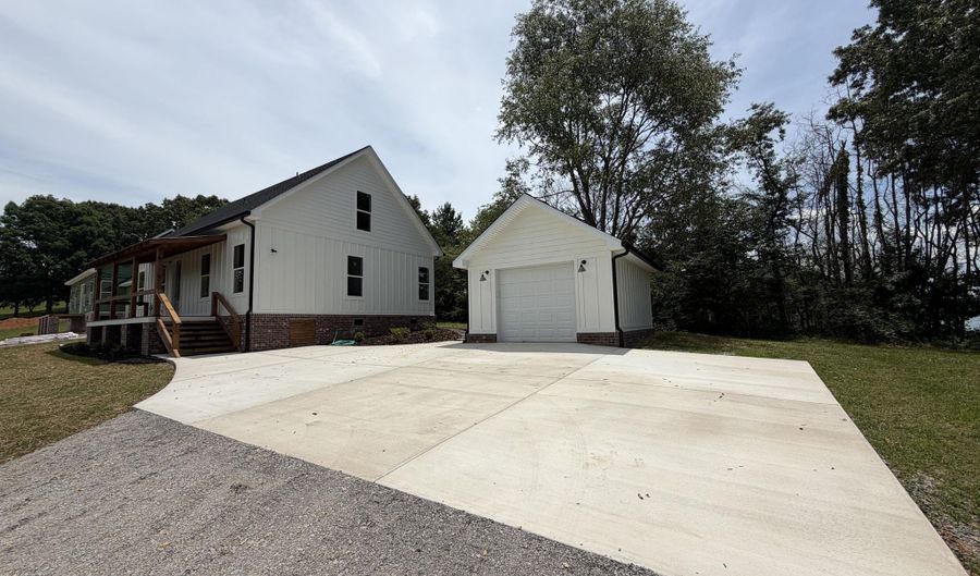 628 RIVERVIEW CHURCH Rd, Bean Station, TN 37708 - 3 Beds, 3 Bath