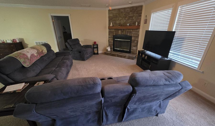 394 Bullard Pit Cir, Autryville, NC 28318 - 5 Beds, 3 Bath