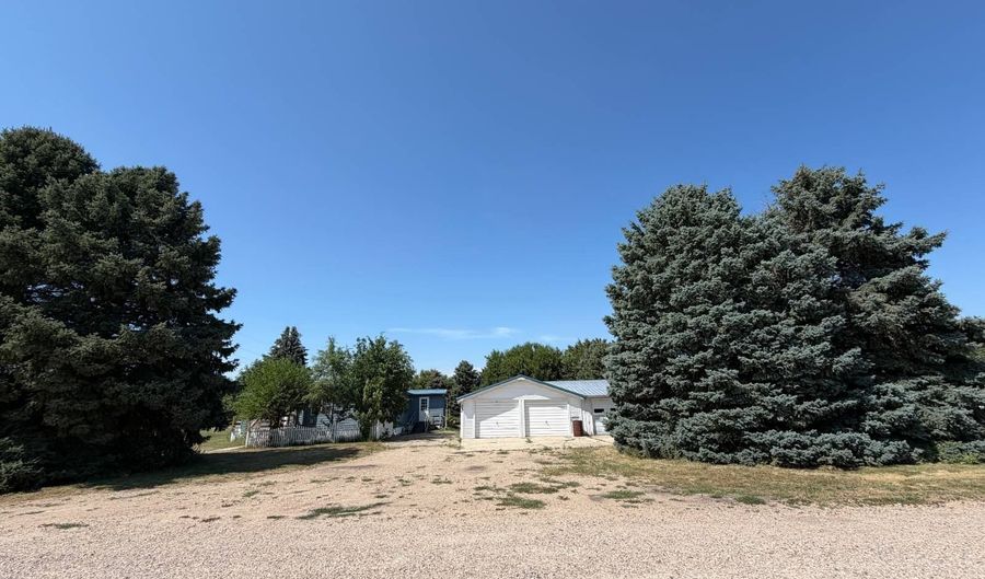 43055 Foxtail Rd, Ainsworth, NE 69210 - 5 Beds, 2 Bath