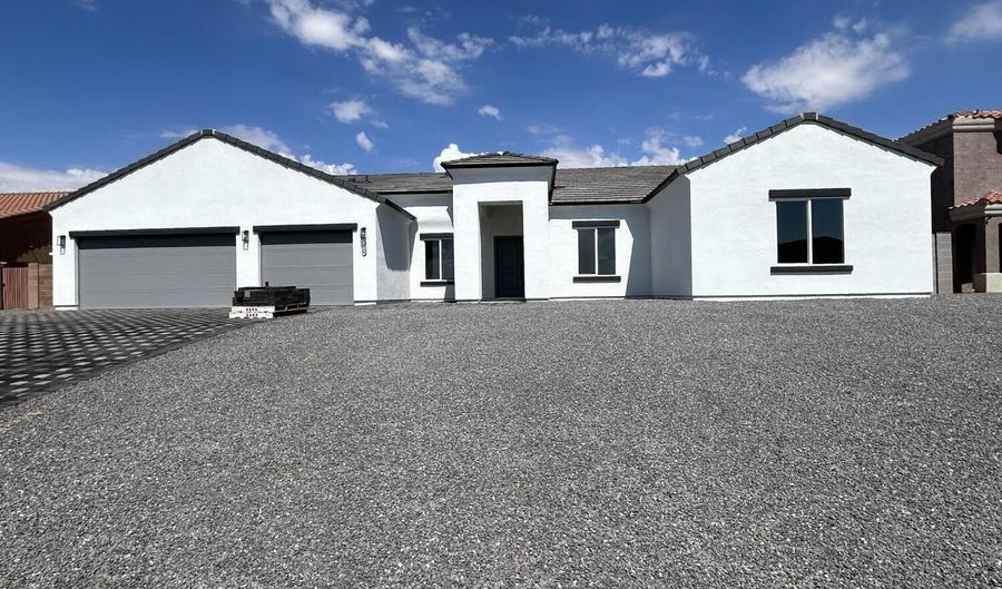 8610 W MONACO Blvd, Arizona City, AZ 85123 - 4 Beds, 3 Bath