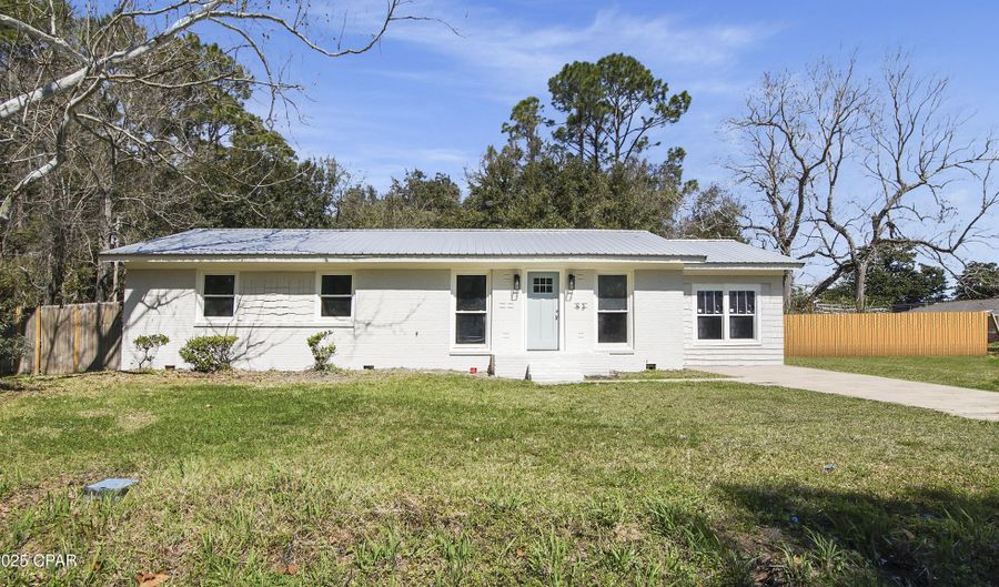 53 Bayshore Dr, Apalachicola, FL 32320 - 3 Beds, 2 Bath