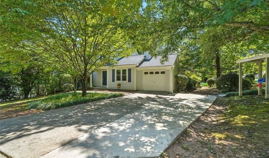 3075 Glen Knolls Ct, Alpharetta, GA 30022 - 4 Beds, 3 Bath