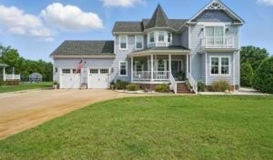109 Cooper Landing Dr, Aydlett, NC 27916 - 4 Beds, 4 Bath