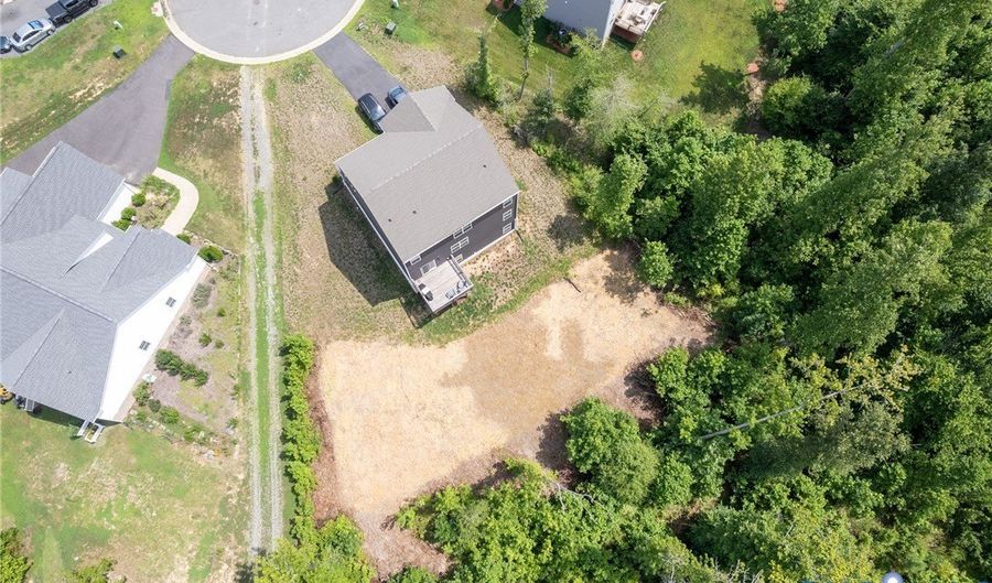 105 Estelle Ct, Aylett, VA 23009 - 5 Beds, 3 Bath
