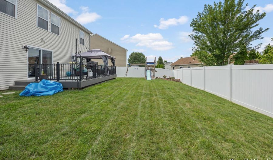 11625 Koala Bear Dr SE, Alto, MI 49302 - 5 Beds, 4 Bath