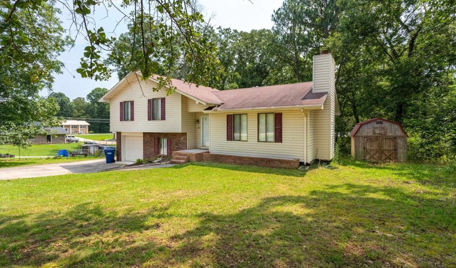 1425 HIGH OAK Dr, Anniston, AL 36206 - 3 Beds, 2 Bath