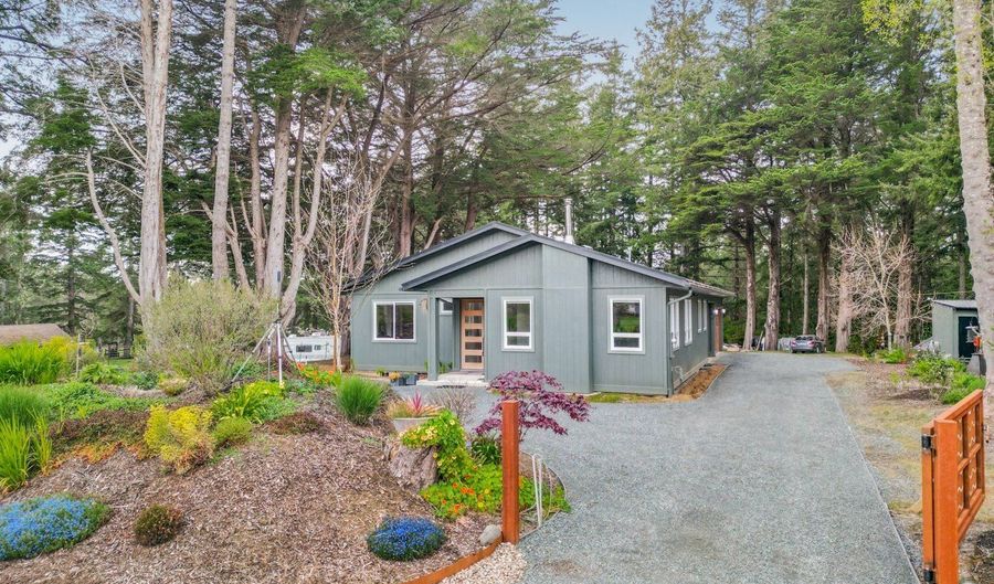 88879 HIGHWAY 42 S, Bandon, OR 97411 - 3 Beds, 3 Bath