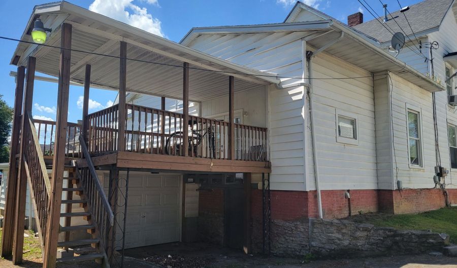 710 S Main St, Ada, OH 45810 - 5 Beds, 3 Bath