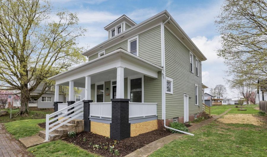 226 E Main St, Amanda, OH 43102 - 3 Beds, 2 Bath