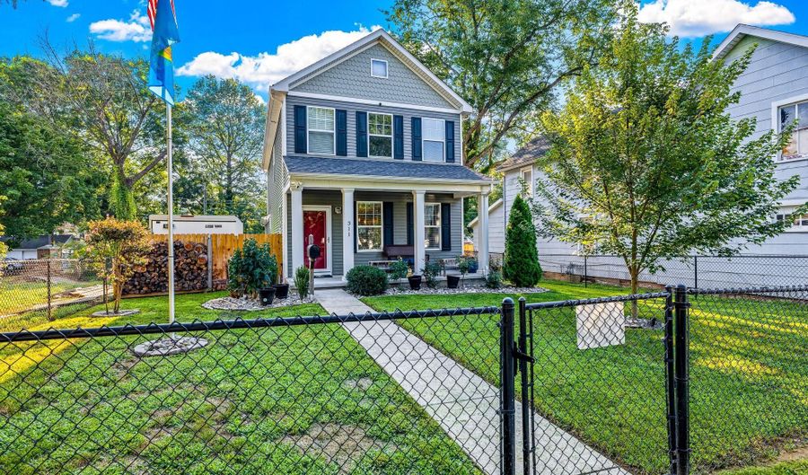 311 N GOVERNORS Ave, Dover, DE 19904 - 3 Beds, 3 Bath