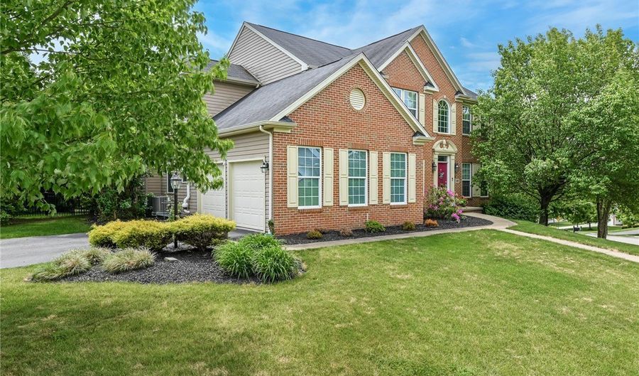 122 Brighton Ln, Adams Twp., PA 16046 - 4 Beds, 4 Bath