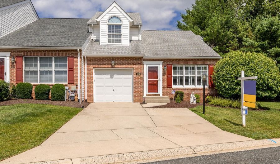1819 BARRINGTON VILLAGE Ct, Bel Air, MD 21014 - 2 Beds, 4 Bath