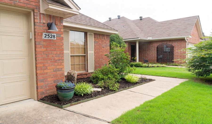 2528 Jasmine Dr, Benton, AR 72015 - 2 Beds, 2 Bath