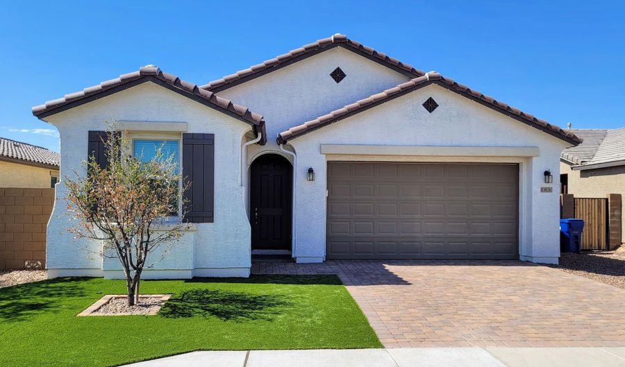 10830 W HADLEY St, Avondale, AZ 85323 - 3 Beds, 3 Bath