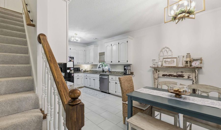 618 Colonial Ave, Albertville, AL 35950 - 4 Beds, 4 Bath