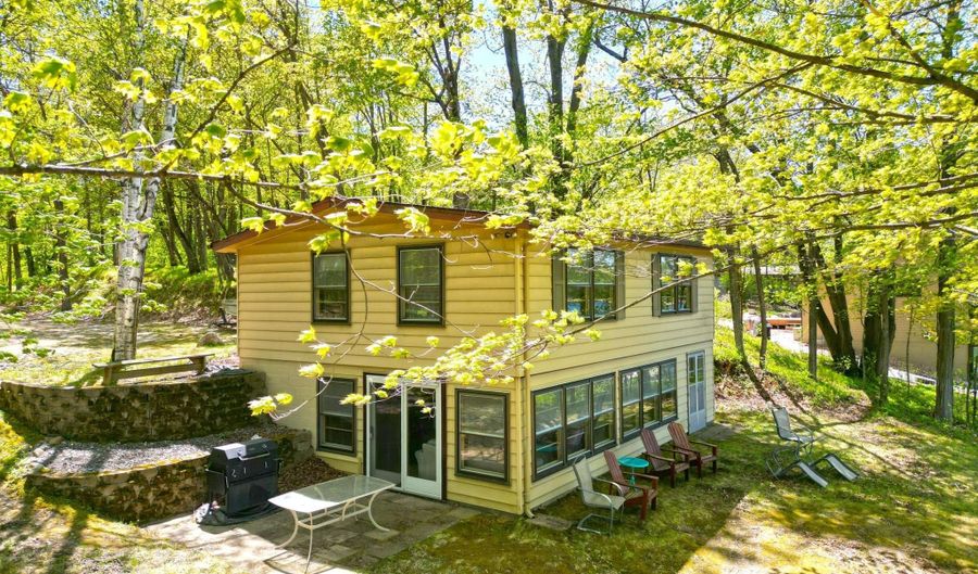 15144 64th St NW, Annandale, MN 55302 - 4 Beds, 1 Bath